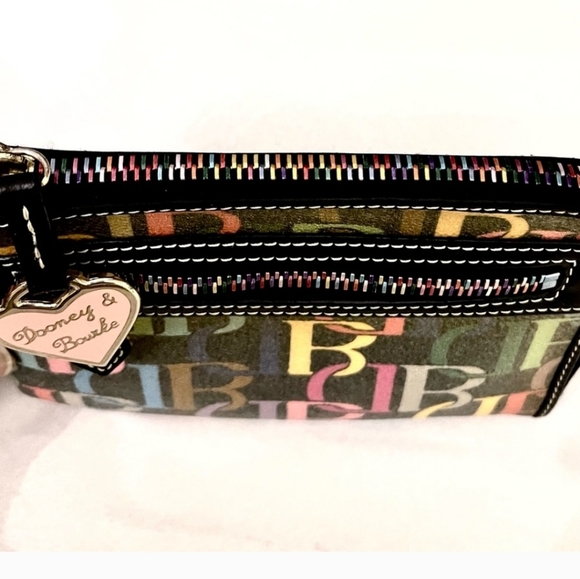 Dooney & Bourke Y2K Canvas/Leather Rainbow L Zip Card Wallet Pristine!! - Picture 3 of 8